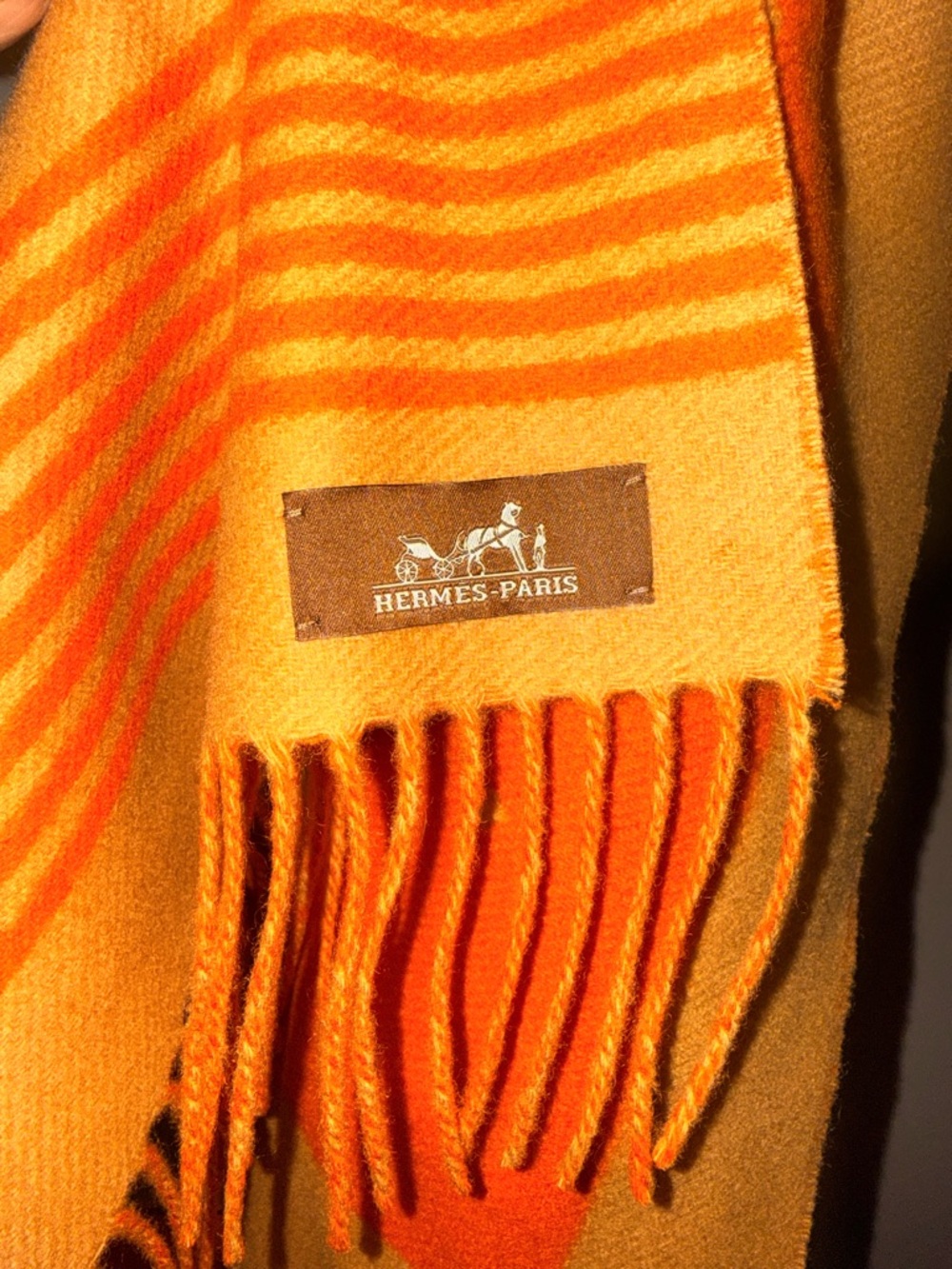 Hermès Casaque cashmere scarf (NEW with box and ribbon) - Picture 6 of 7